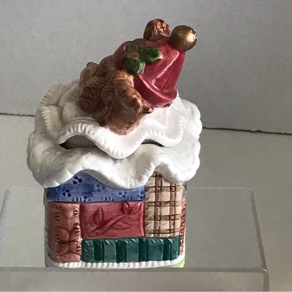 Fitz & Floyd 1992 Patchwork Quilted Teddy Bear With A Christmas Hat Trinket Box - Picture 2 of 16